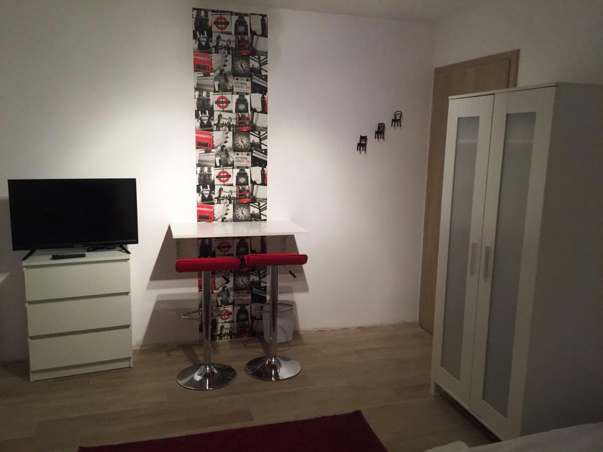 6 Cities Rooms Варшава Экстерьер фото