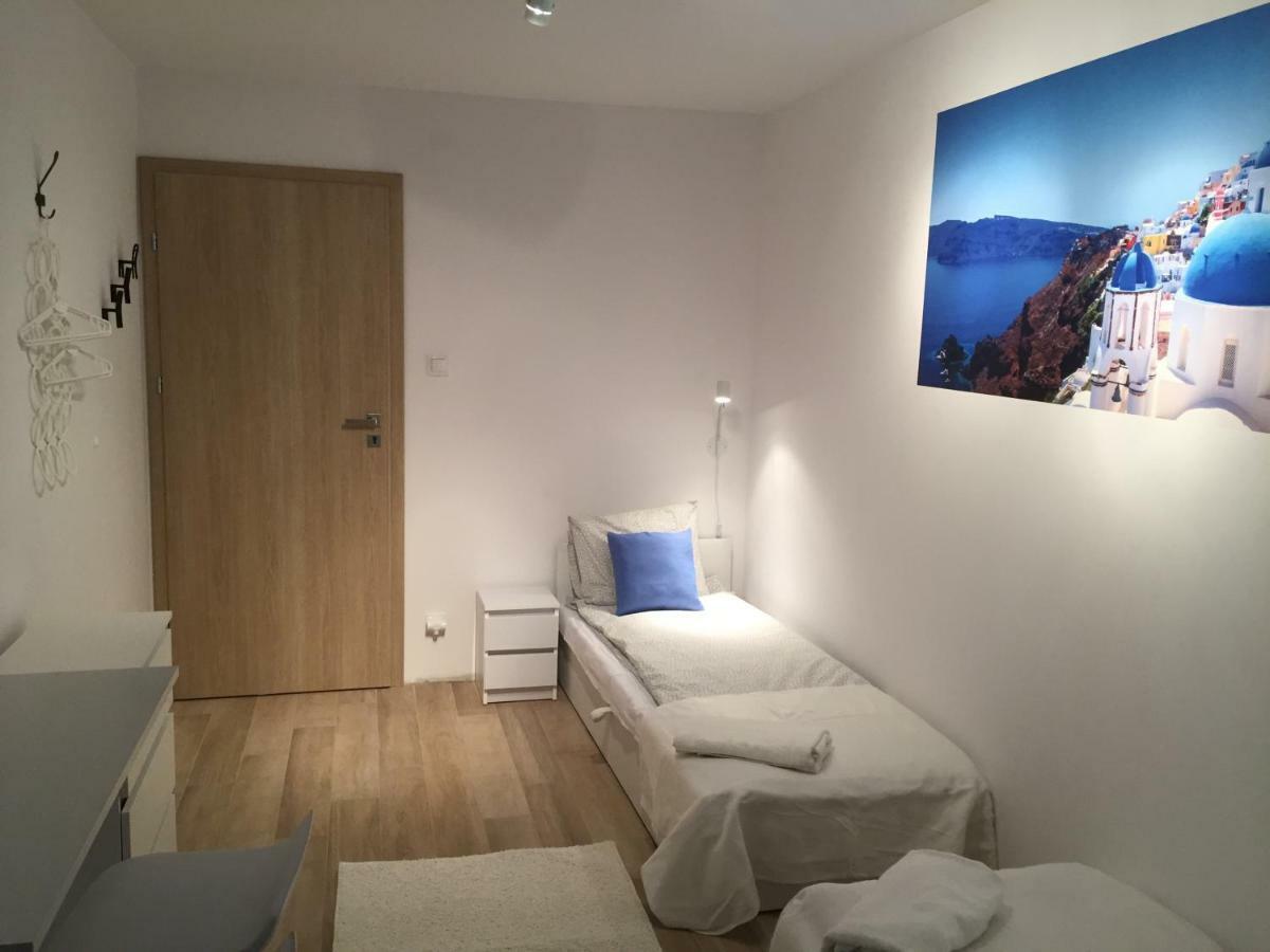6 Cities Rooms Варшава Экстерьер фото